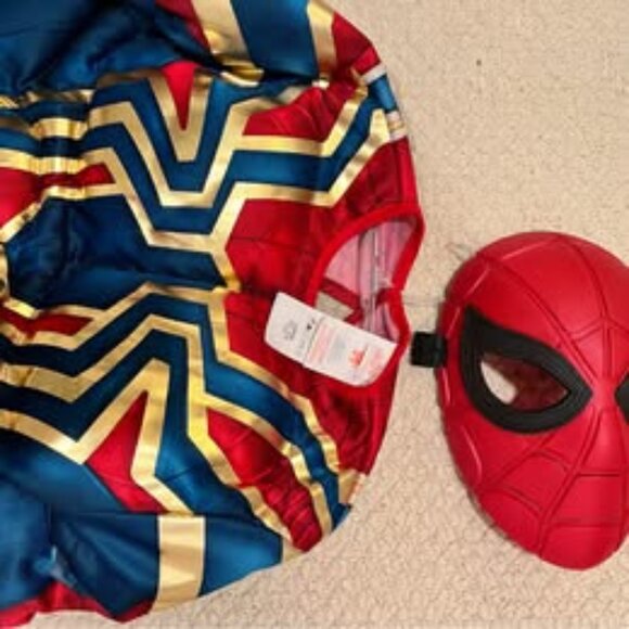 Boy kids Marvel Avenger character Halloween costume with mask- Used, like new - Picture 2 of 5